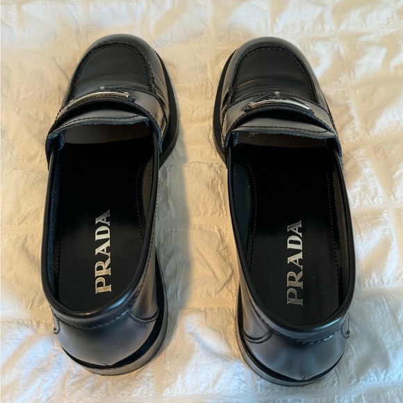 Authentic Prada classic black loafer, nearly perfect condition! - Picture 3 of 5